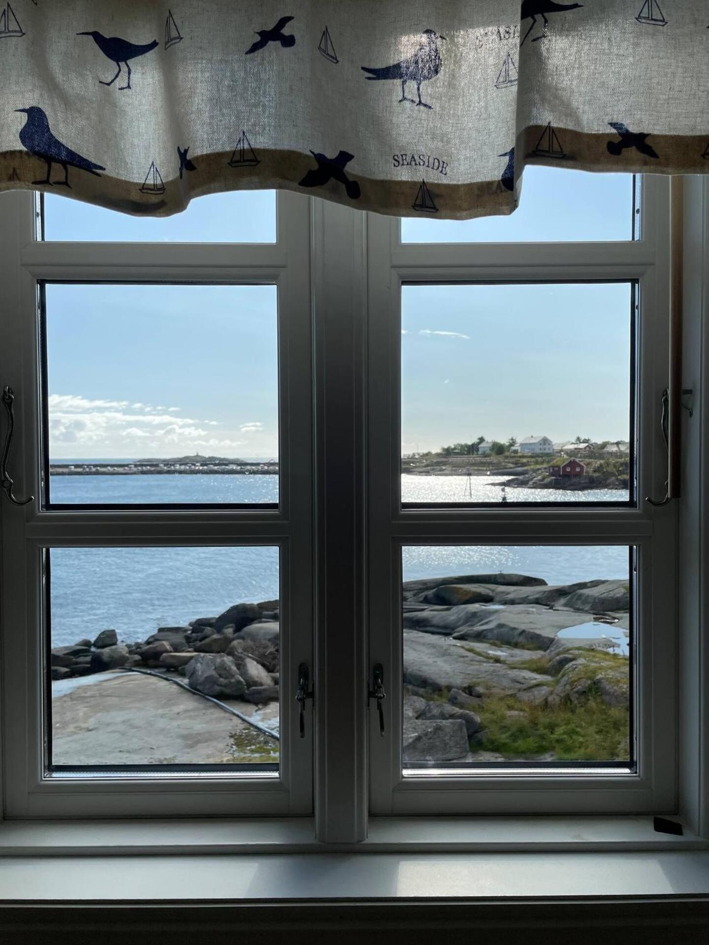 Nordlandshus Ved Havet Pa Reine, Lofoten Exterior photo